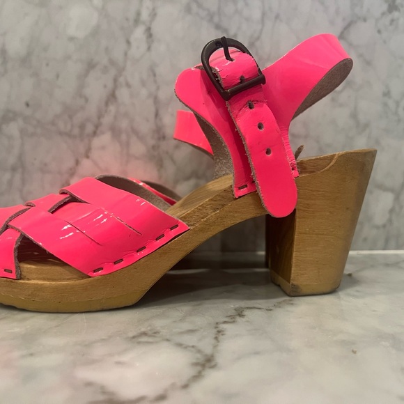 No. 6 Woven Patent Leather Clog Sandals Neon Pink - Picture 2 of 4